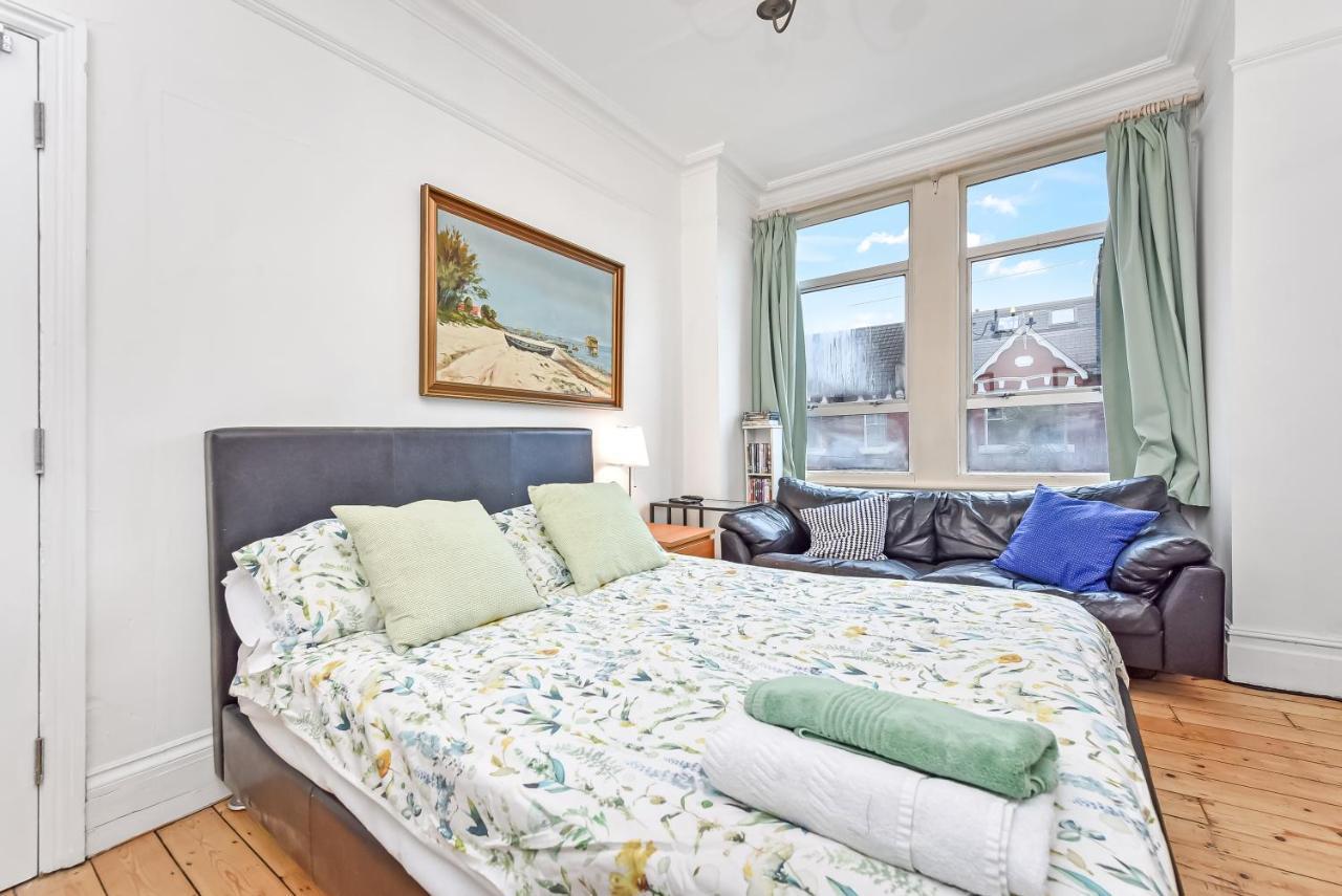 Groves 4 Bedroom, Shepherds Bush Лондон Екстериор снимка