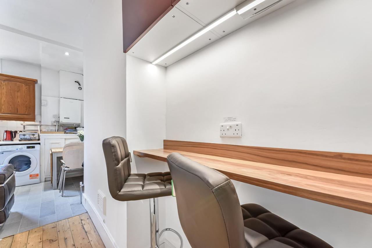Groves 4 Bedroom, Shepherds Bush Лондон Екстериор снимка