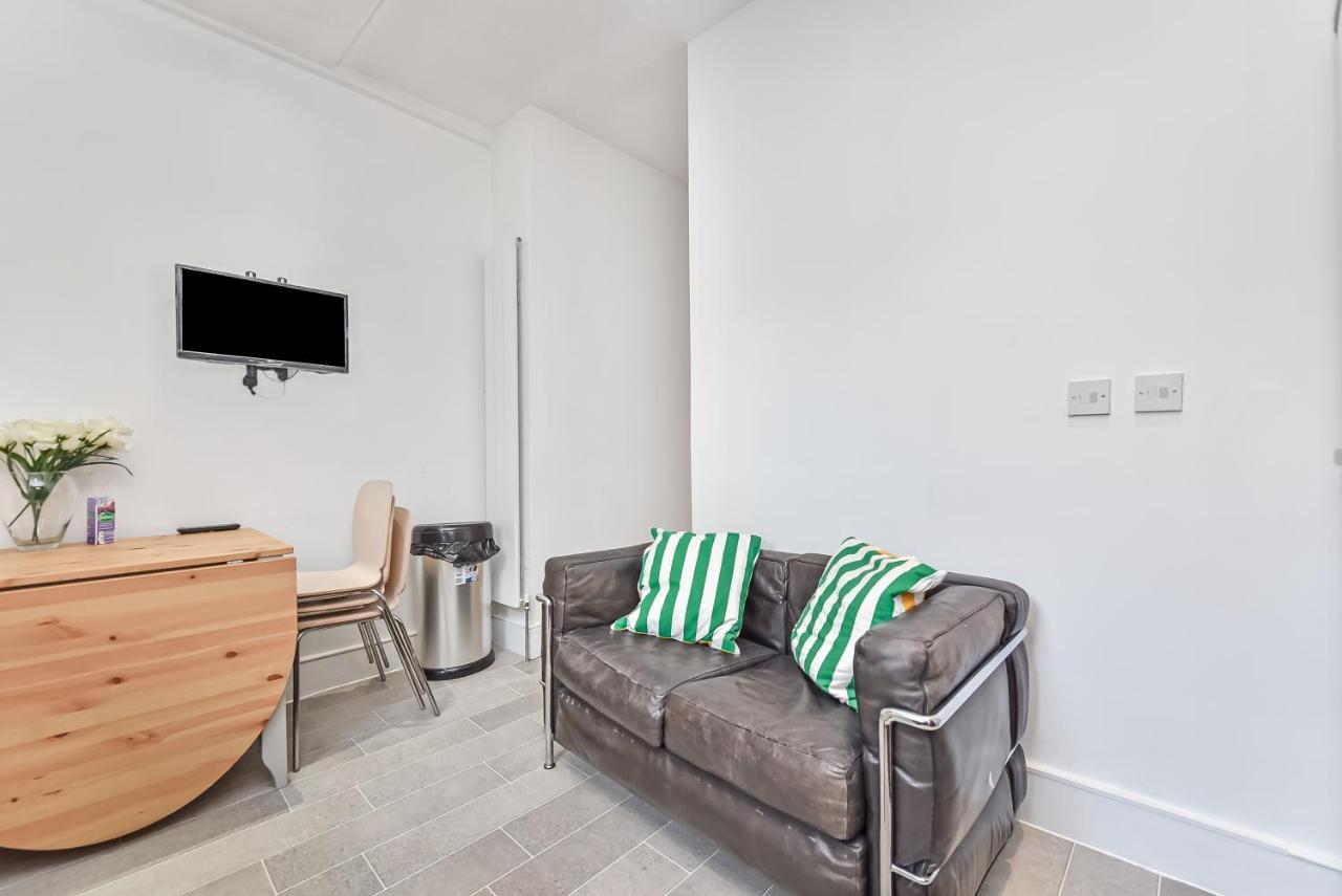 Groves 4 Bedroom, Shepherds Bush Лондон Екстериор снимка