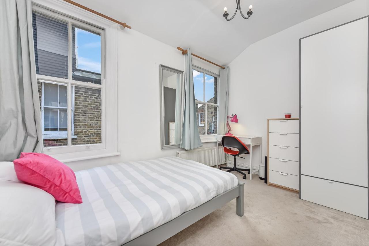 Groves 4 Bedroom, Shepherds Bush Лондон Екстериор снимка