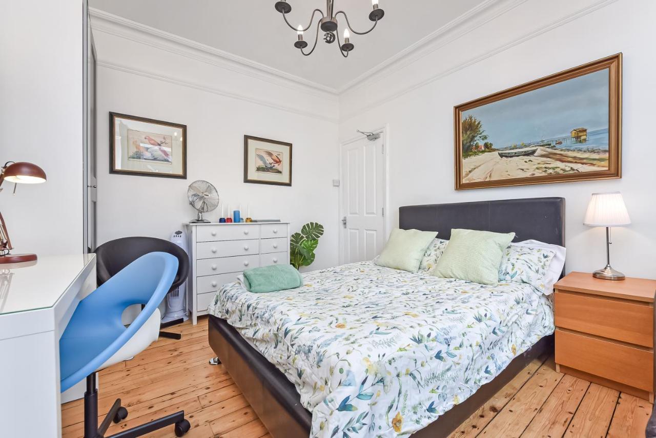 Groves 4 Bedroom, Shepherds Bush Лондон Екстериор снимка